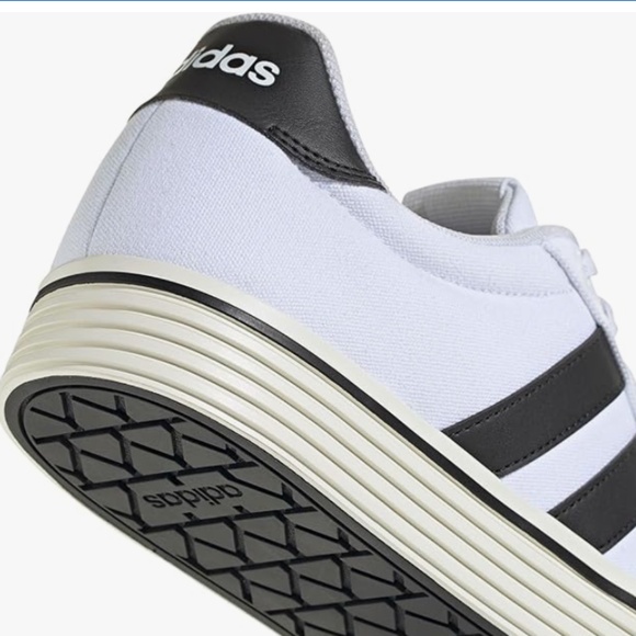 NWT Adidas Unisex Canvas Casual Sneaker White/Black/Off White (Size W6.5 / M5.5) - Picture 4 of 11